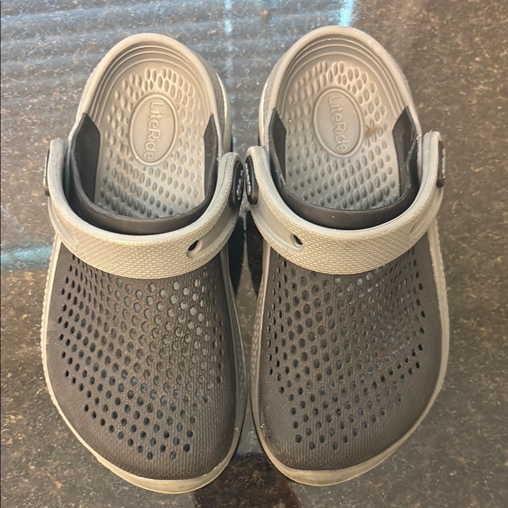 Crocs lite ride kids size 12